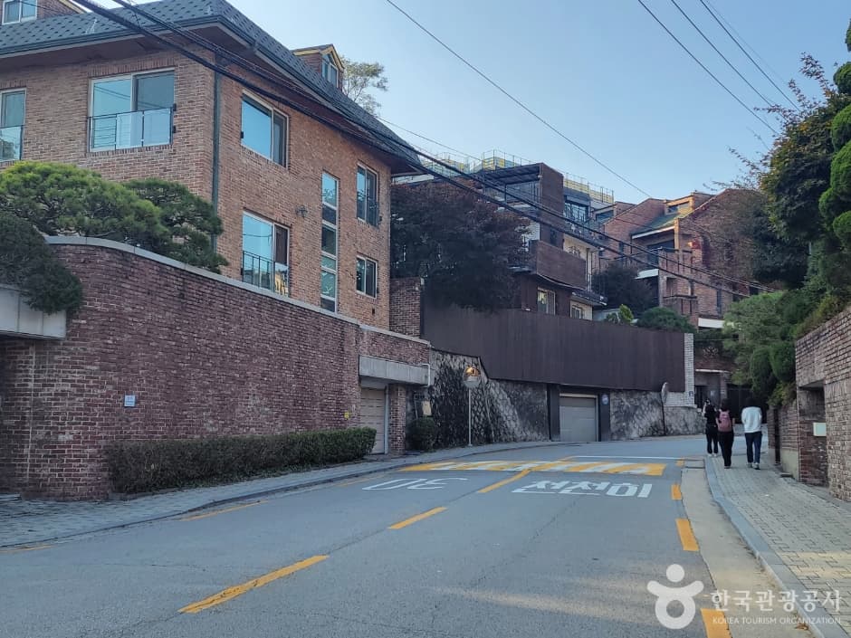 城北洞古宅北村散步路(성북동고택북촌산책길)