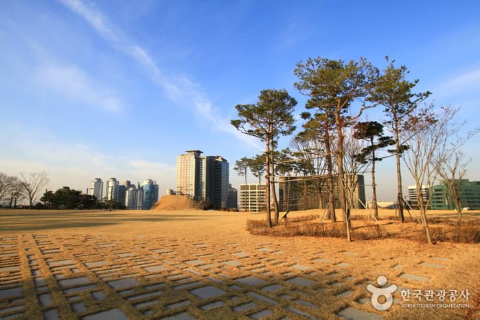 서울_중구_백범김구선생상05