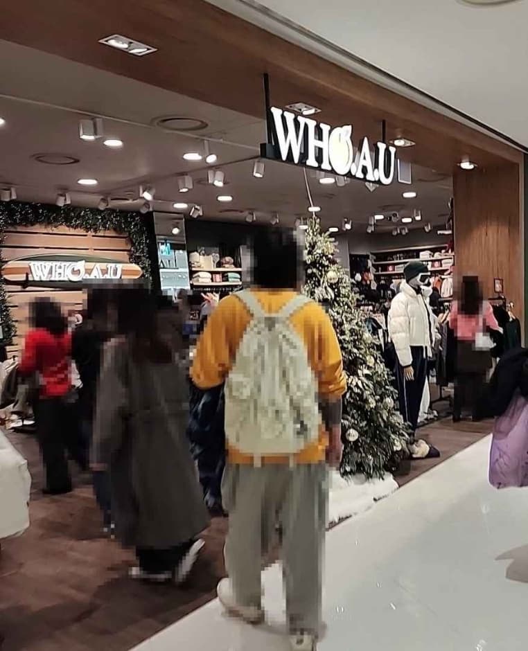 WHO.A.U - TIMES SQUARE Branch [Tax Refund Shop] (후아유 타임스퀘어)