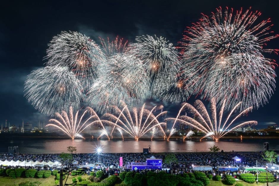Pohang International Fireworks Festival (포항국제불빛축제)