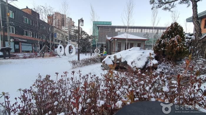 충북_엽연초하우스_외부전경11(설경)