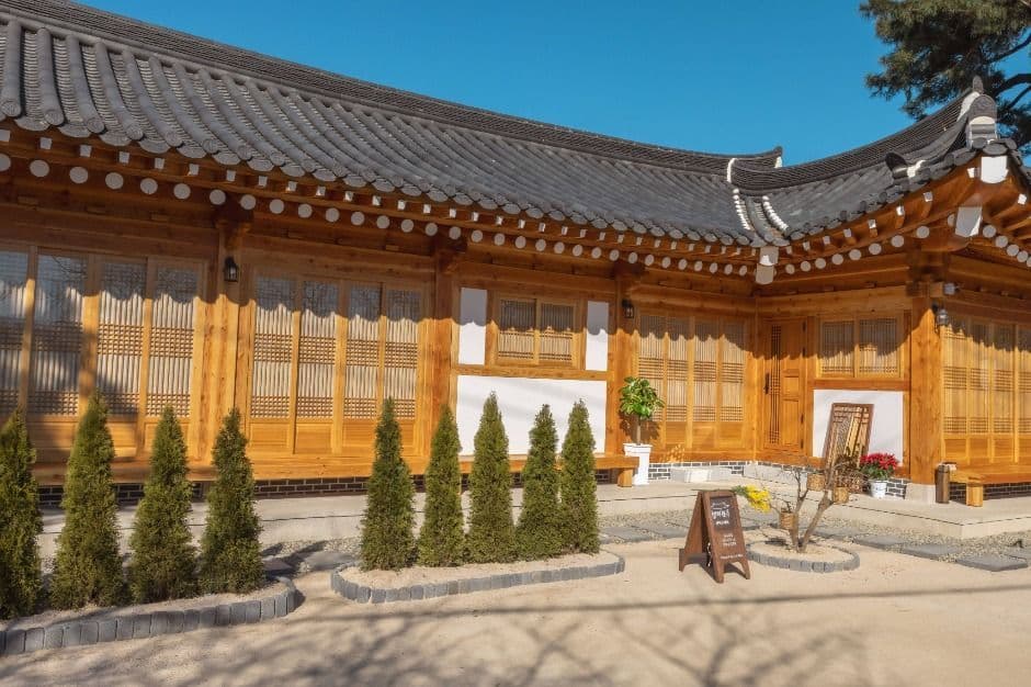 청재한옥 (2)