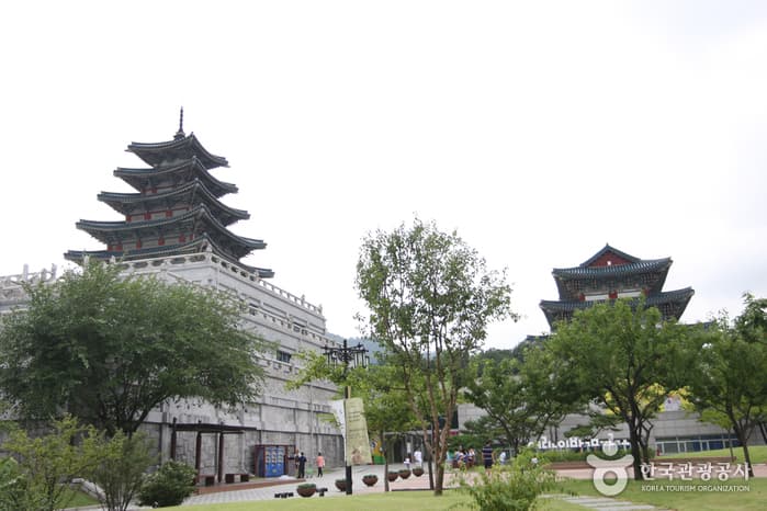 National Folk Museum of Korea (국립민속박물관)