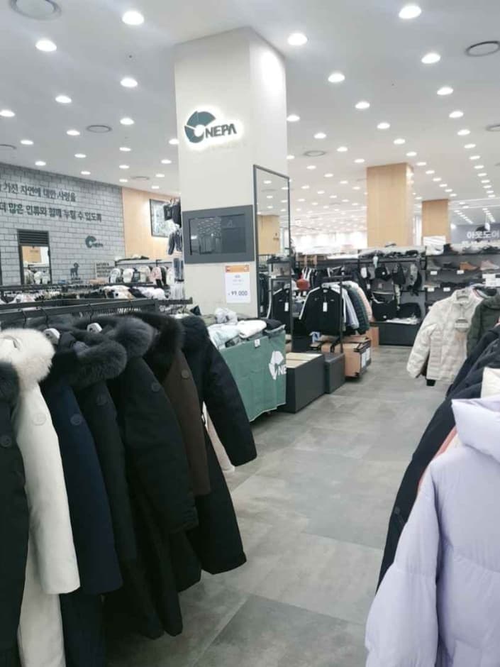 [事后免税店]耐葩 MODA奥特莱斯仁川店네파 모다아울렛 인천점