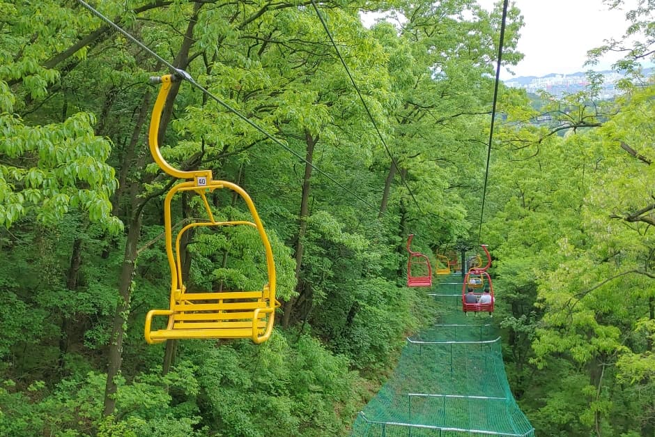 Mudeungsan Lift Monorail (Jisan Park) (무등산 리프트모노레일 (지산유원지))