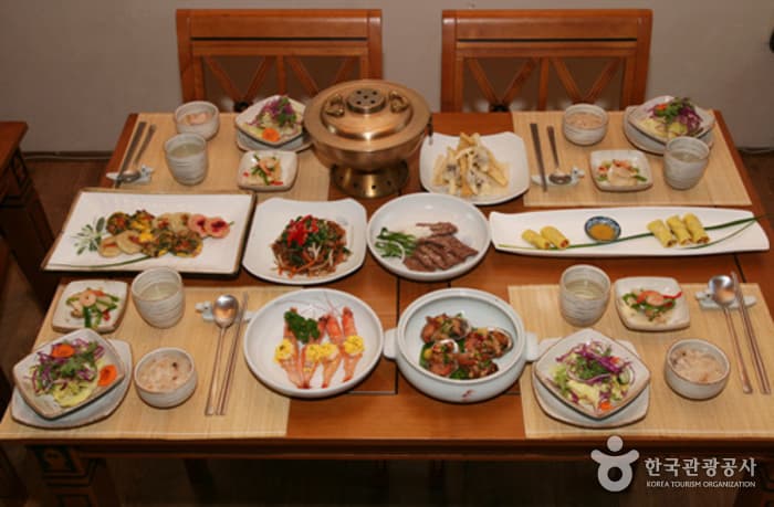Dodong Sanbang (도동산방)