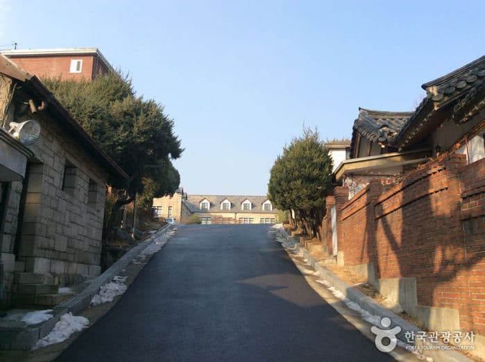 中央高中(중앙고등학교)