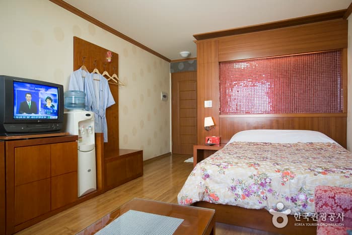 제주도_제주시_늘송파크텔_일반실더블03