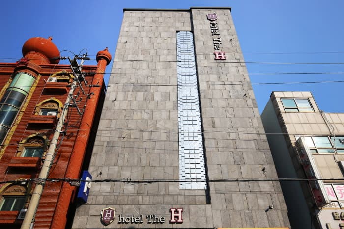 Hotel The H (호텔 더 에이치(Hotel The H))