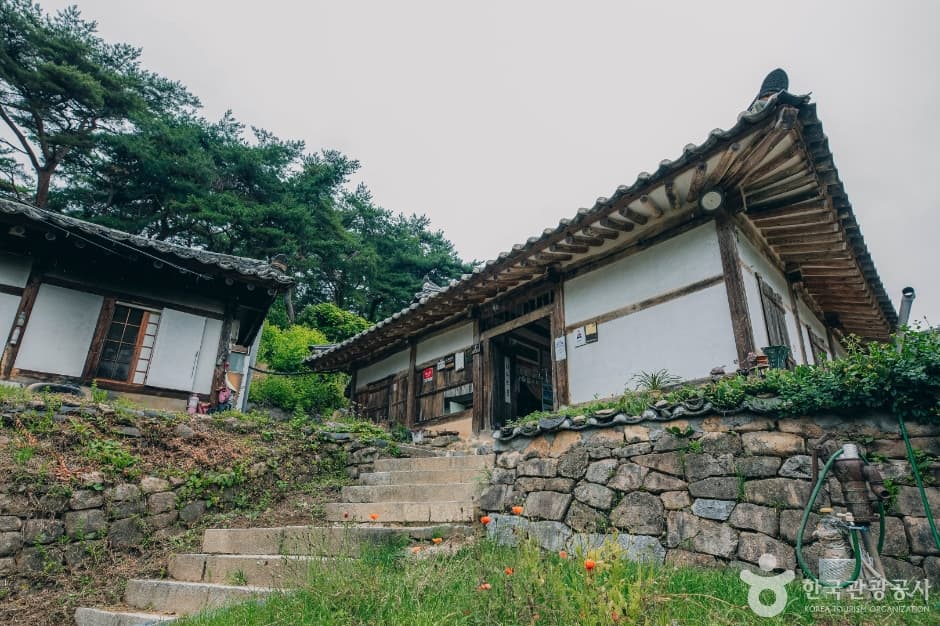 An dong gotak Esanru (안동고택 이상루)