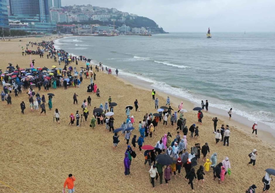 맨발걷기 좋은 도시 부산 세븐비치 어싱 챌린지_2_광안리 (4)