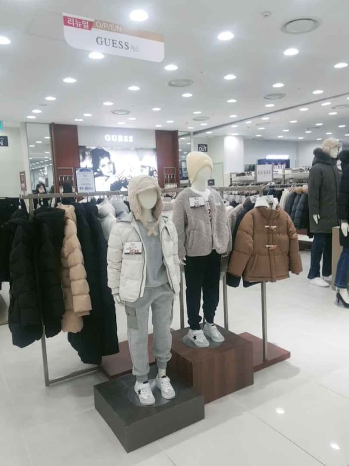 [事后免税店]盖尔斯 MODA奥特莱斯仁川店게스 모다아울렛 인천점