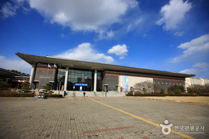 光州市立民俗博物馆 (광주시립민속박물관)