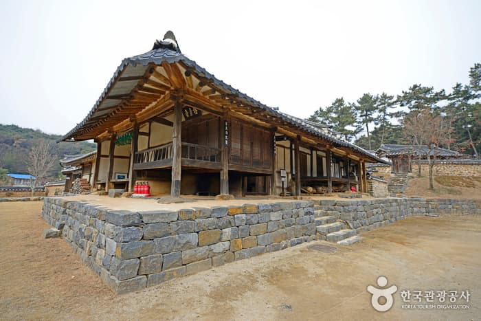 论山白日轩宗宅（논산 백일헌 종택）