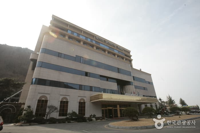 Hotel Mudeung Park (무등파크호텔)